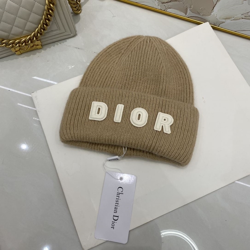 CHRISTIAN DIOR